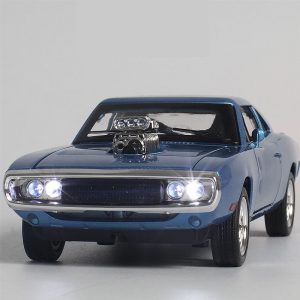 1/32 Diecasts & pojazdy zabawkowe szybki i wściekły motyw z autem Dodge Model z dźwiękiem i światłem kolekcja samochody zabawkowe dla chłopca prezent dla dzieci
